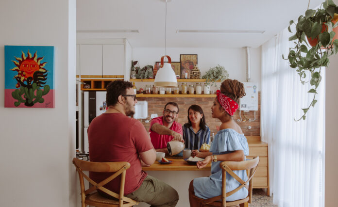 Alquileres a corto plazo en auge entre los latinos en Estados Unidos.