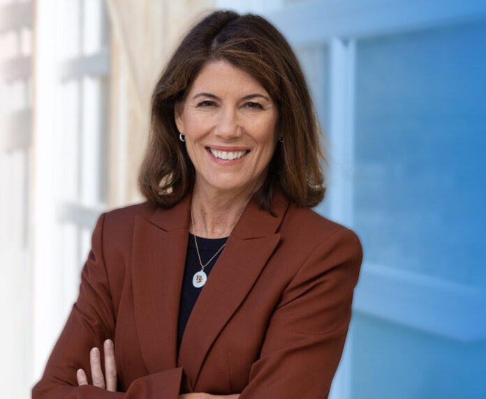 Helena Buononna Foulke, precandidata a la gobernación de Rhode Island por el partido demócrata.