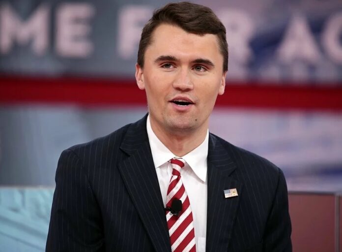 Charlie Kirk, activista conservador republicano, asesinado durante un acto público en una universidad de Utah.