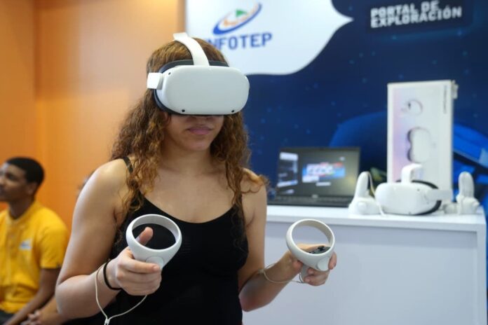 El stand busca acercar a niños, jóvenes y adultos al universo de la innovación.