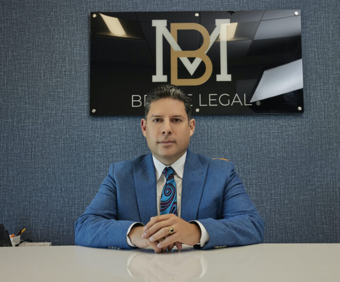 Abogado Héctor Benítez Cañas.