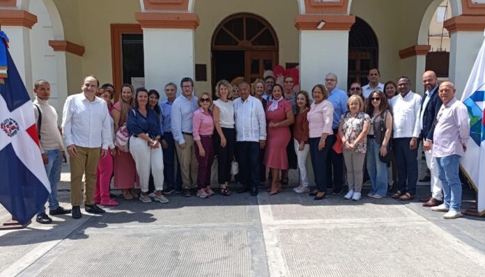 Embajadores de 14 países visitaron la provincia San Cristóbal en República Dominicana.