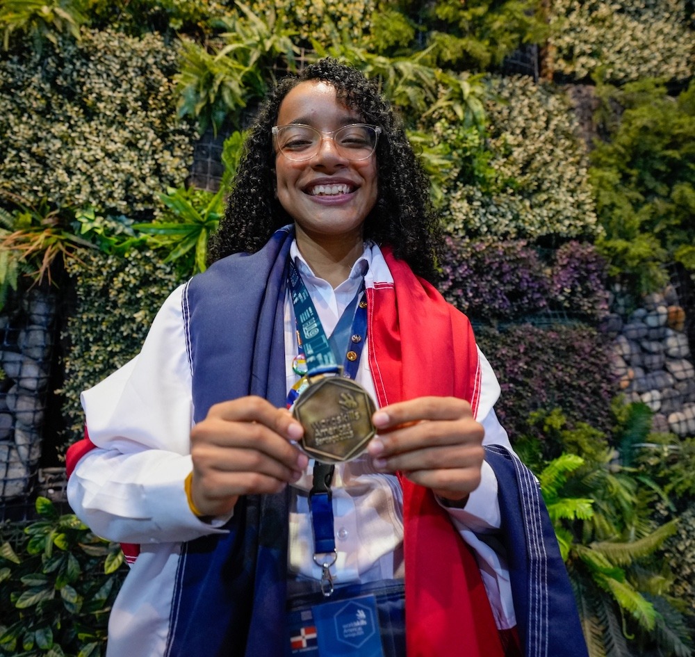 Natacha Batista ganadora en las áreas de Pastelería & Confitería. 