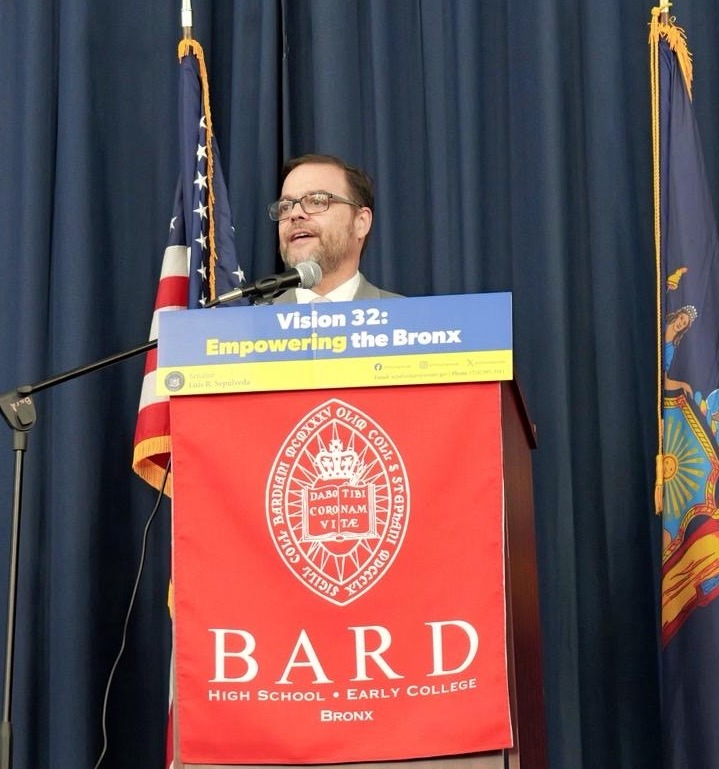 Senador estatal Luis R. Sepúlveda.