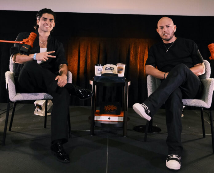 El actor Diego Tinoco y el comunicador Lex Borrero.
