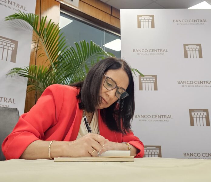 La periodista y escritora Vivian Jiménez Quiñones.