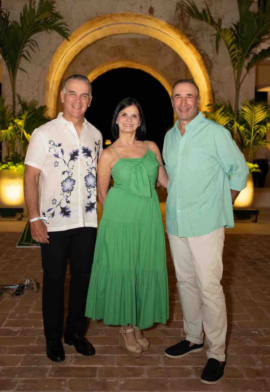 Juan Velázquez, Cynthia Cunillera, César Herrera.