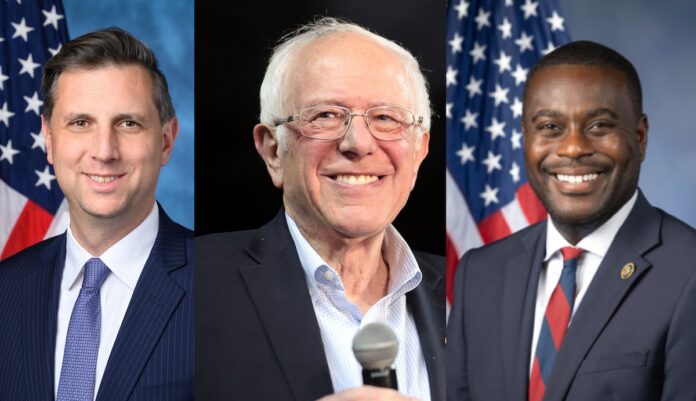Congresistas Seth Magaziner, Bernie Sanders y Gabe Amo.