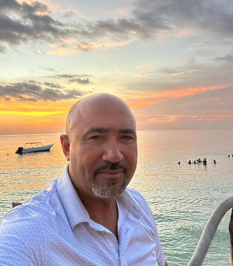 Empresario Santiago Rodríguez.