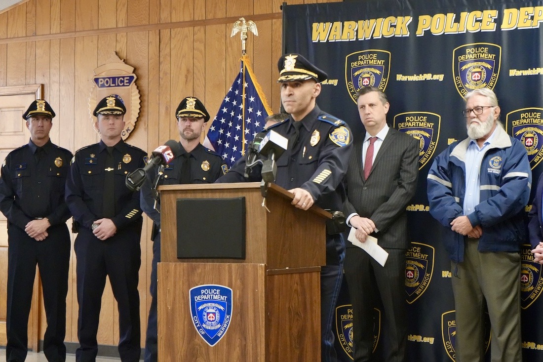 Coronel Michael Lima, Jefe del Departamento de Policía de Warwick.