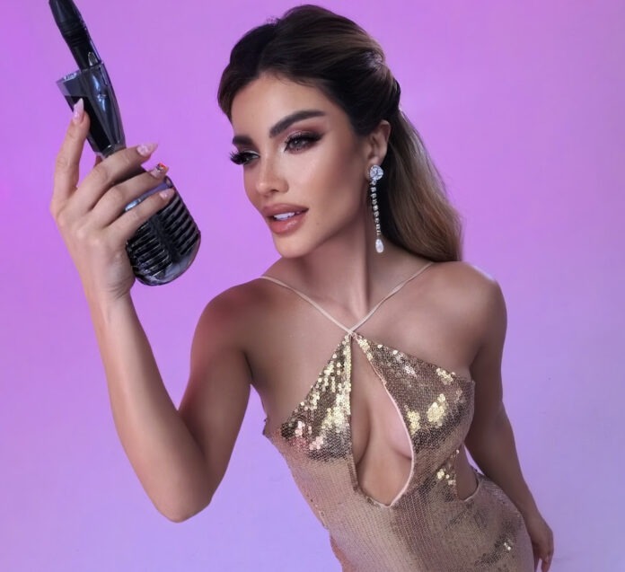 La empresaria y modelo internacional Aleska Génesis.