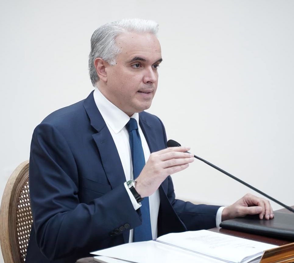 Ministro de Educación, Luis Miguel De Camps.