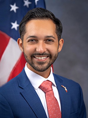 Representante estatal, Juan Carlos Porras.