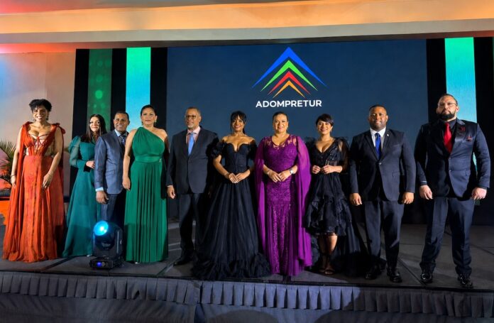 Junta directiva Adompretur 2025-2027. Cristina Rosario, Rosa Lidia Lora, Marcos Cadet, Raysa Feliz, Ramón Chávez, Millizen Uribe, Sarah Hernández, Carmen Bretón, Héctor Méndez y Omar Rivera.