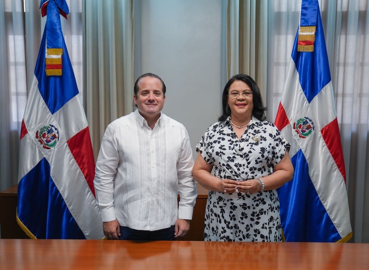 José Ignacio Paliza, ministro de la Presidencia y la directora general del INFOTEP, Maira Morla Pineda.