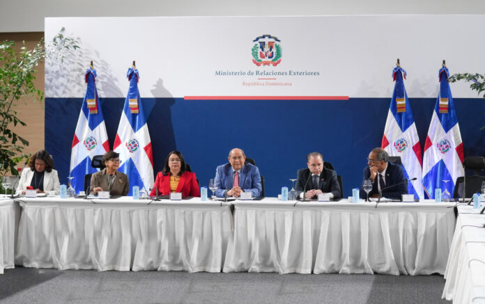 Organismos internacionales y representantes de embajadas conocen Consulta Nacional para el Futuro de la Educación Dominicana.