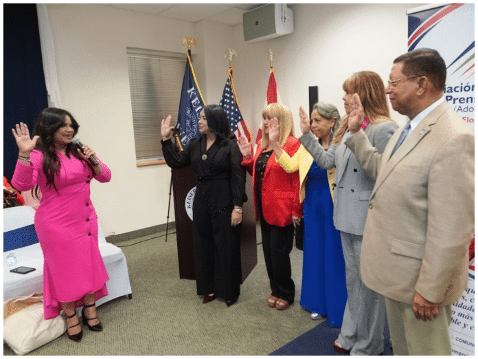 Sarah Hernández juramenta la directiva de la filial Adompretur Miami.