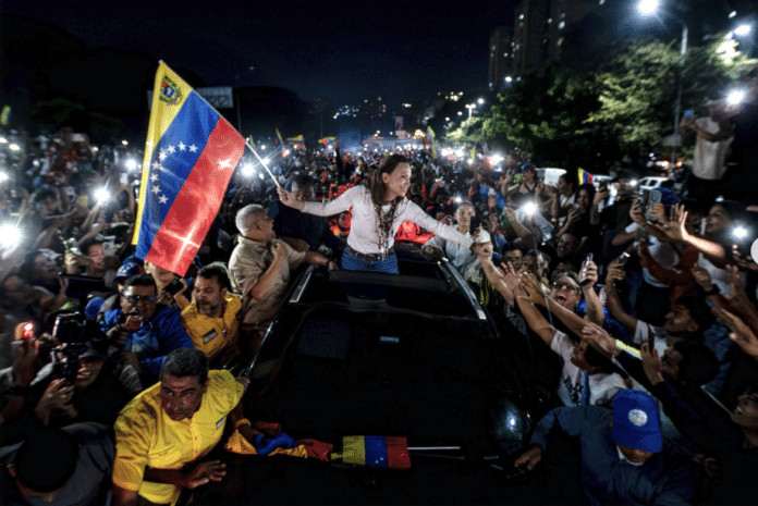 María Corina Machado a su llegada a Venezuela (Fotos: Leo Álvarez)